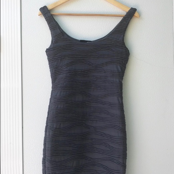 Dress - Picture 7 of 8